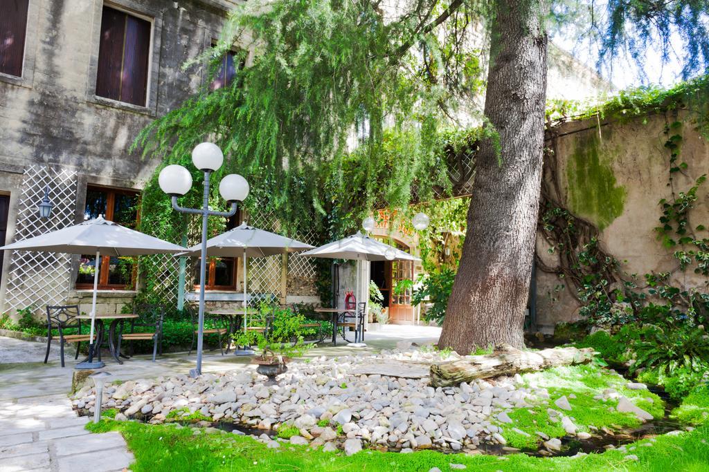 Auberge Du Pont Romain Sommières Eksteriør bilde