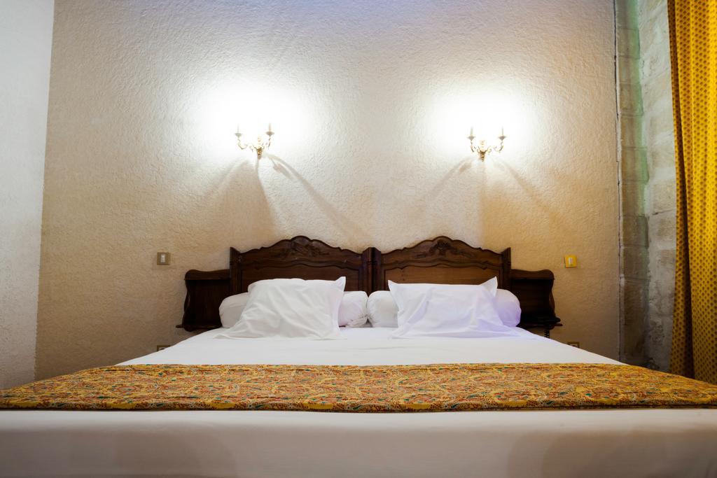 Auberge Du Pont Romain Sommières Eksteriør bilde