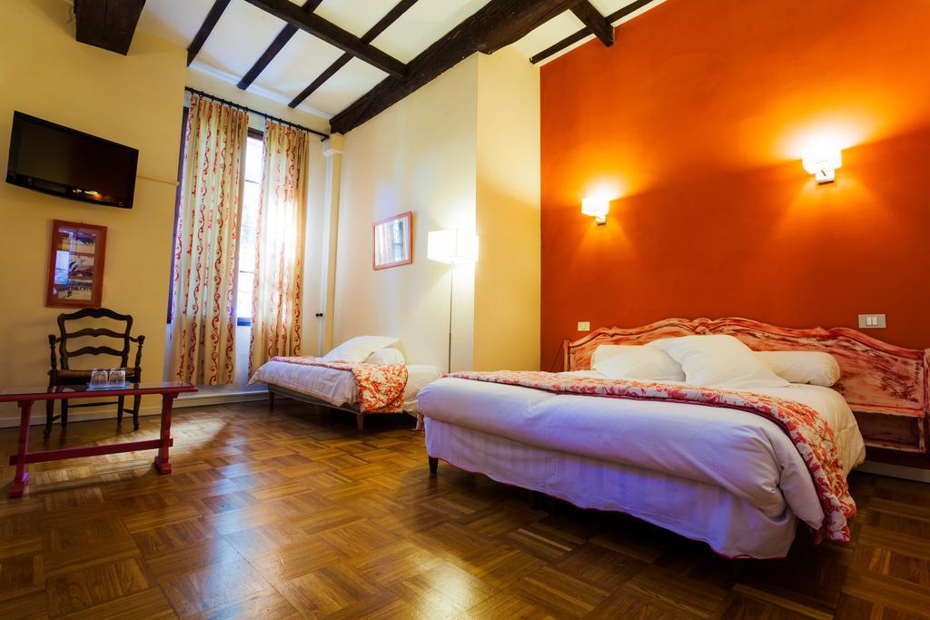 Auberge Du Pont Romain Sommières Rom bilde